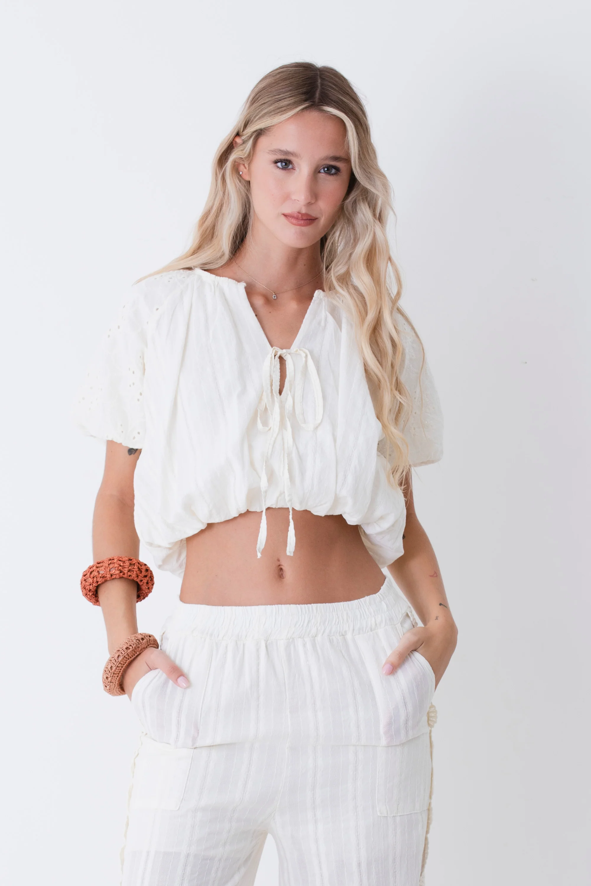 Blusa bohocon maniche in pizzo sangallo - PE26
