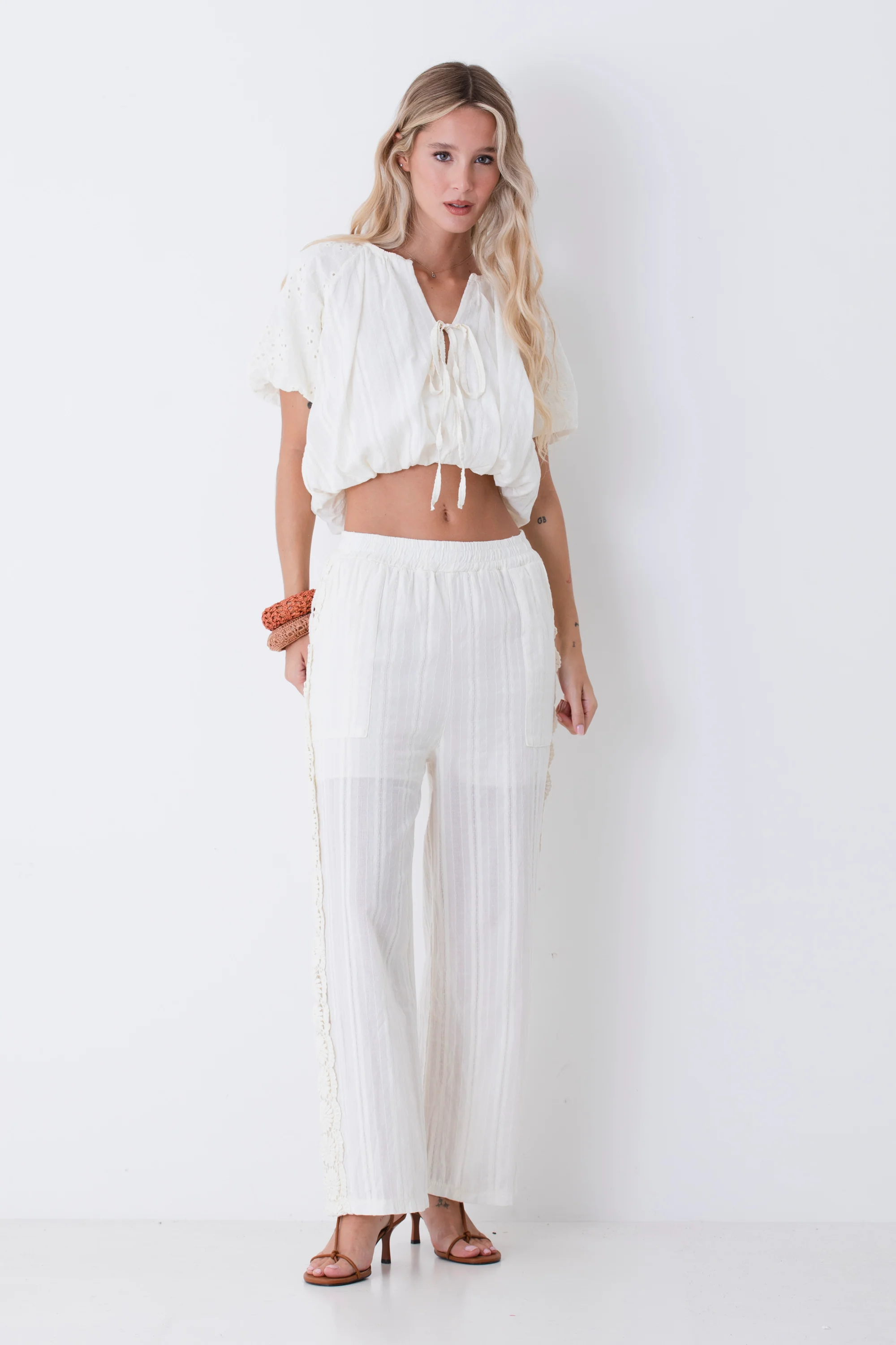 Blusa bohocon maniche in pizzo sangallo - PE26 - Image 2