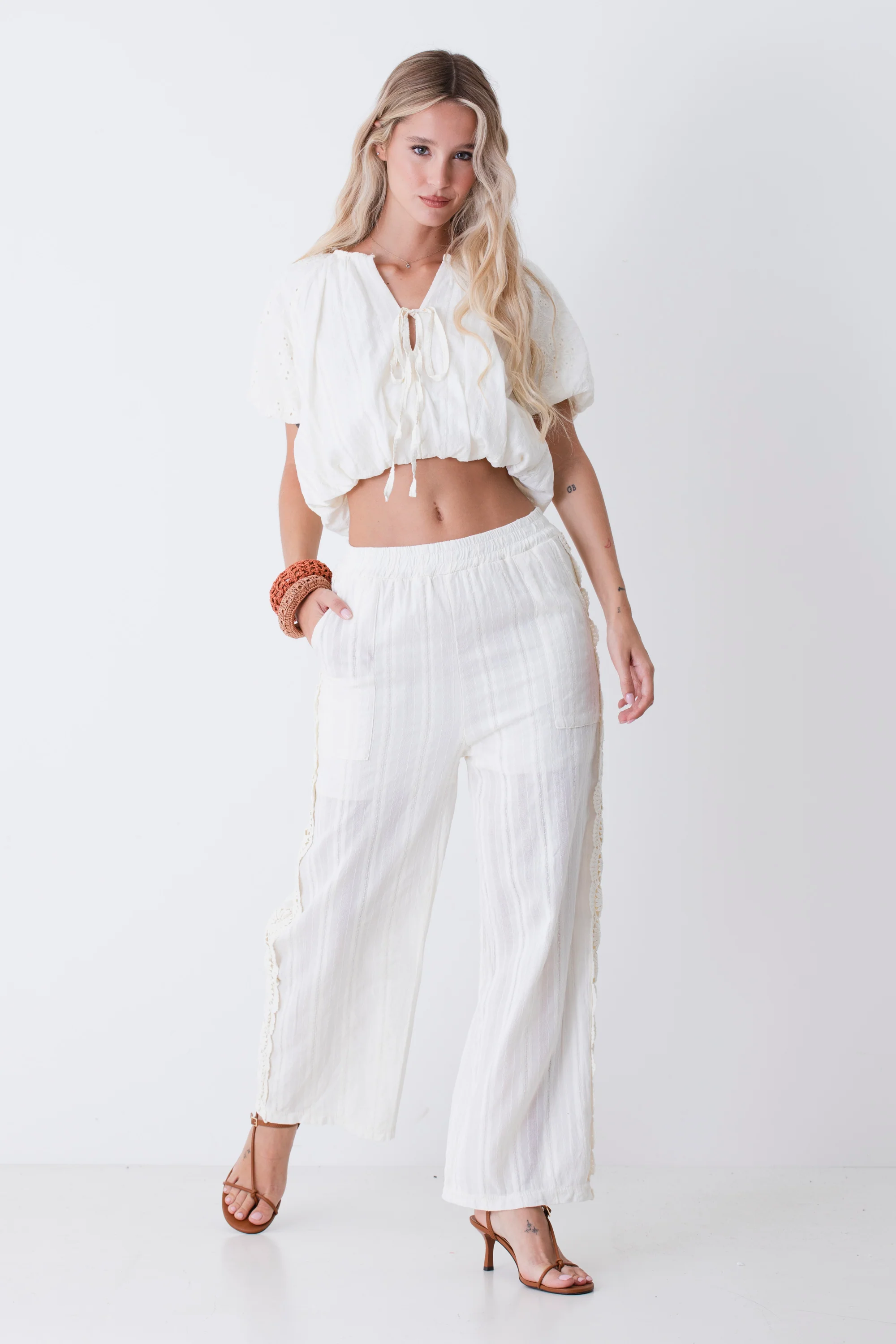 Blusa bohocon maniche in pizzo sangallo - PE26 - Image 4