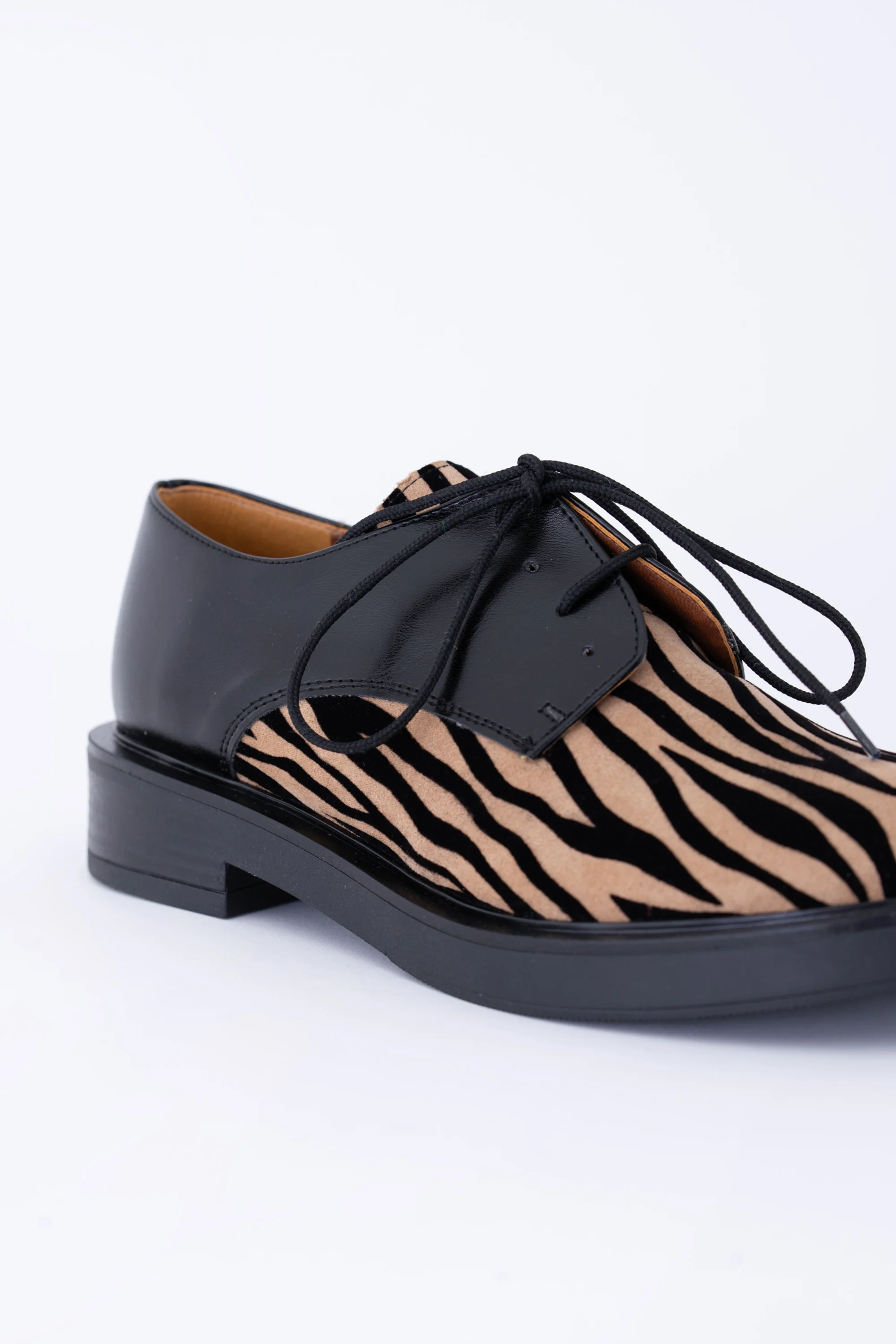 Mocassino stringato fantasia zebrata - FW25 - Image 4