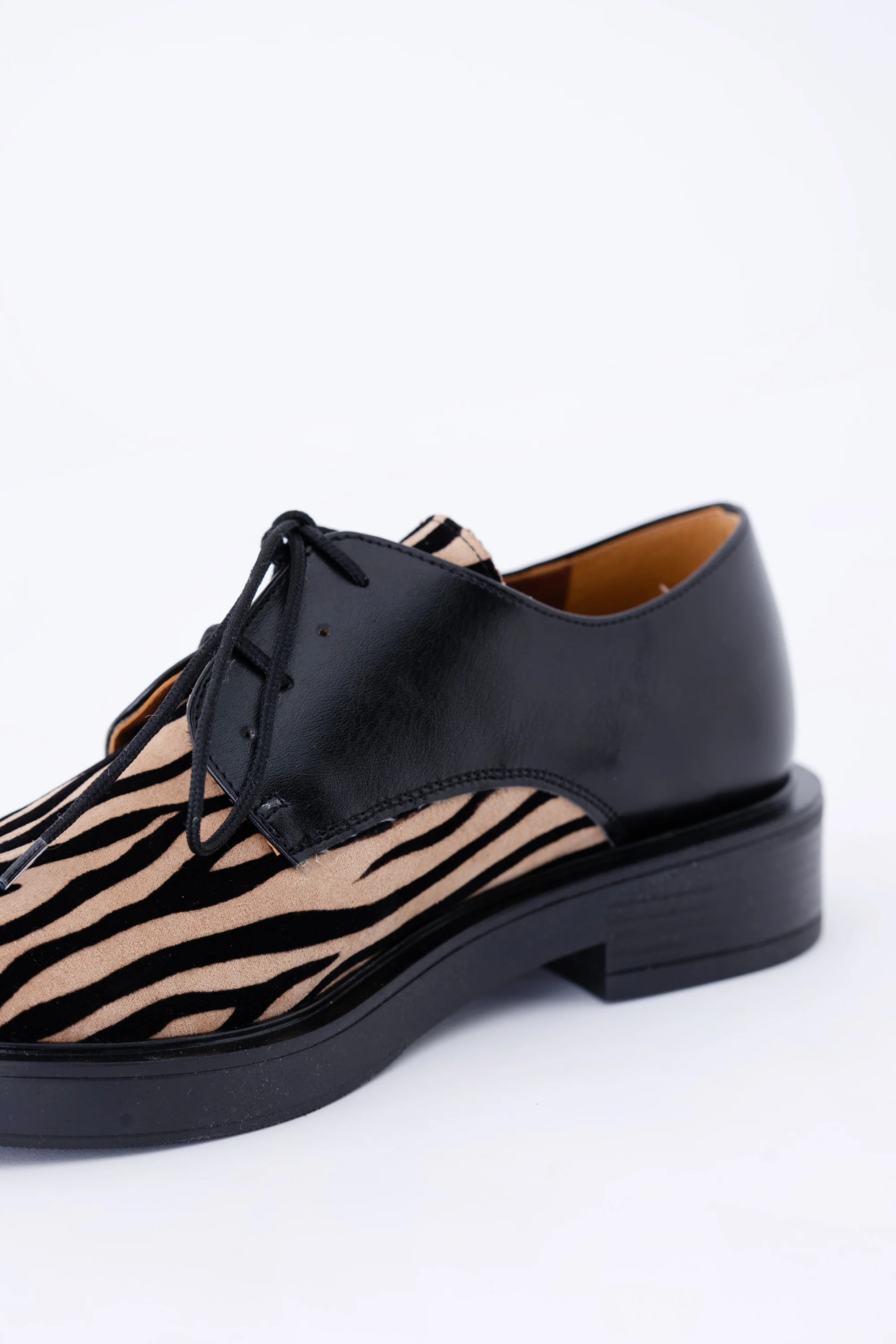 Mocassino stringato fantasia zebrata - FW25 - Image 5