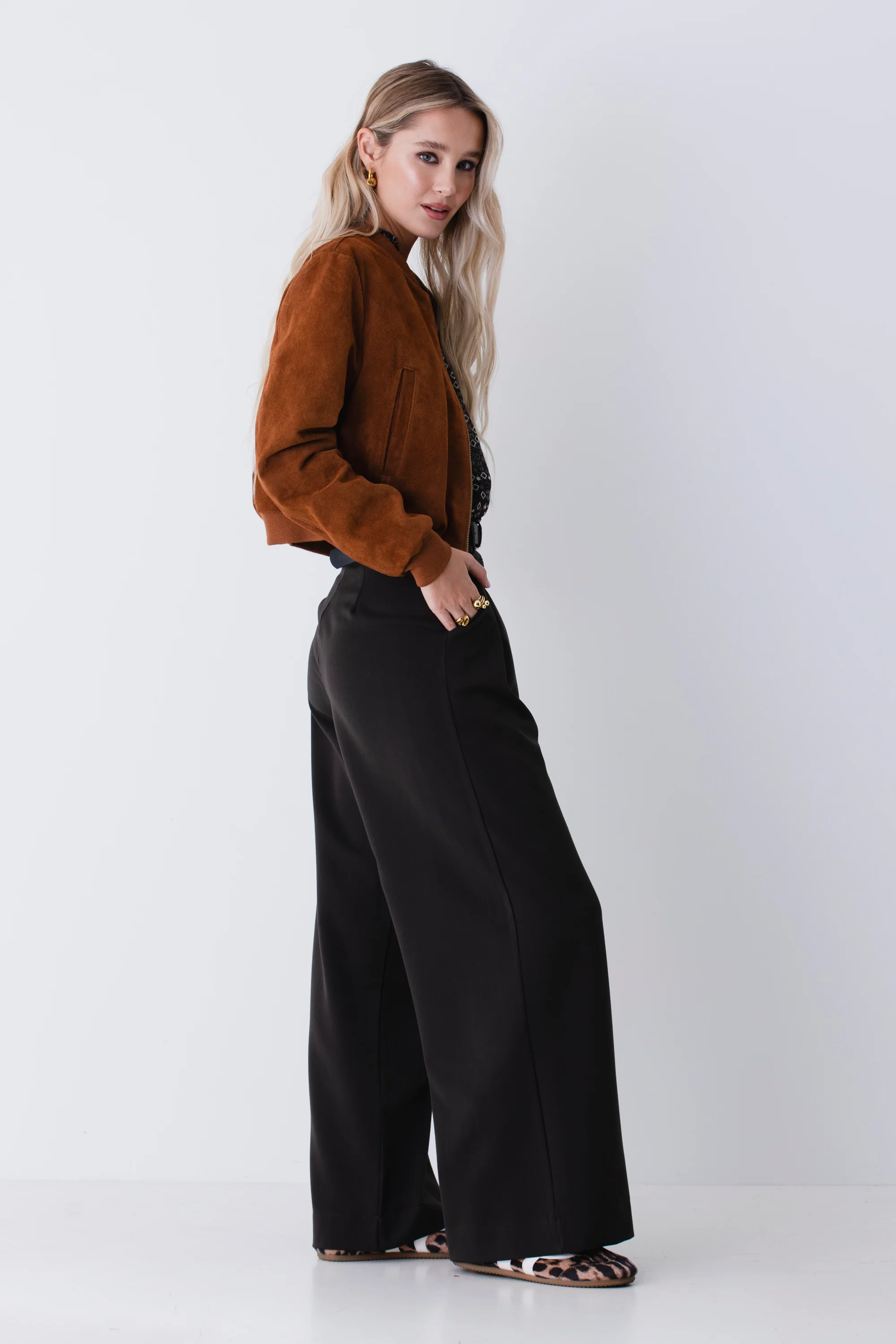 Pantalone palazzo con pinces in mano lana - FW26 - Image 2