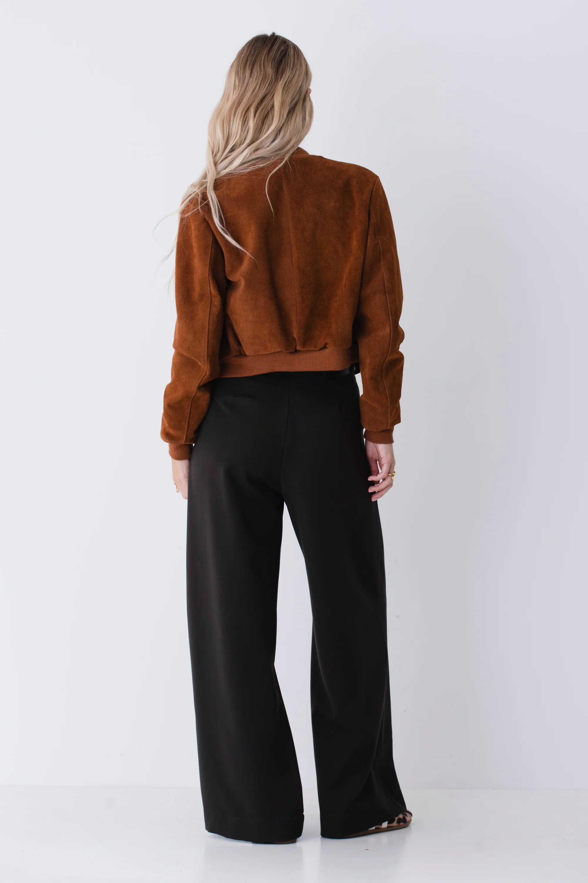 Pantalone palazzo con pinces in mano lana - FW26 - Image 4